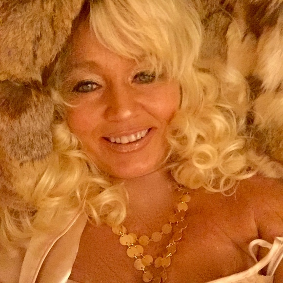 Meet your Posher, Kelly @KGSouthBeach - Picture 8 of 17